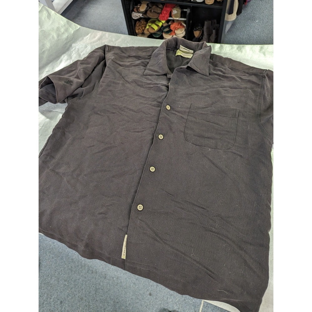 H  Walt DIsney World Cubavera mens button front M‎ black top shirt